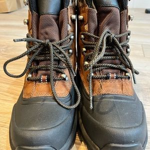 Lands End rubber waterproof snow boot w thinsulate lining . Black and brown.